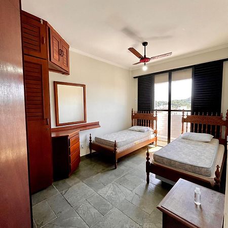 Apto Com Piscina 2 Quadras Da Praia กัวรูจา ภายนอก รูปภาพ