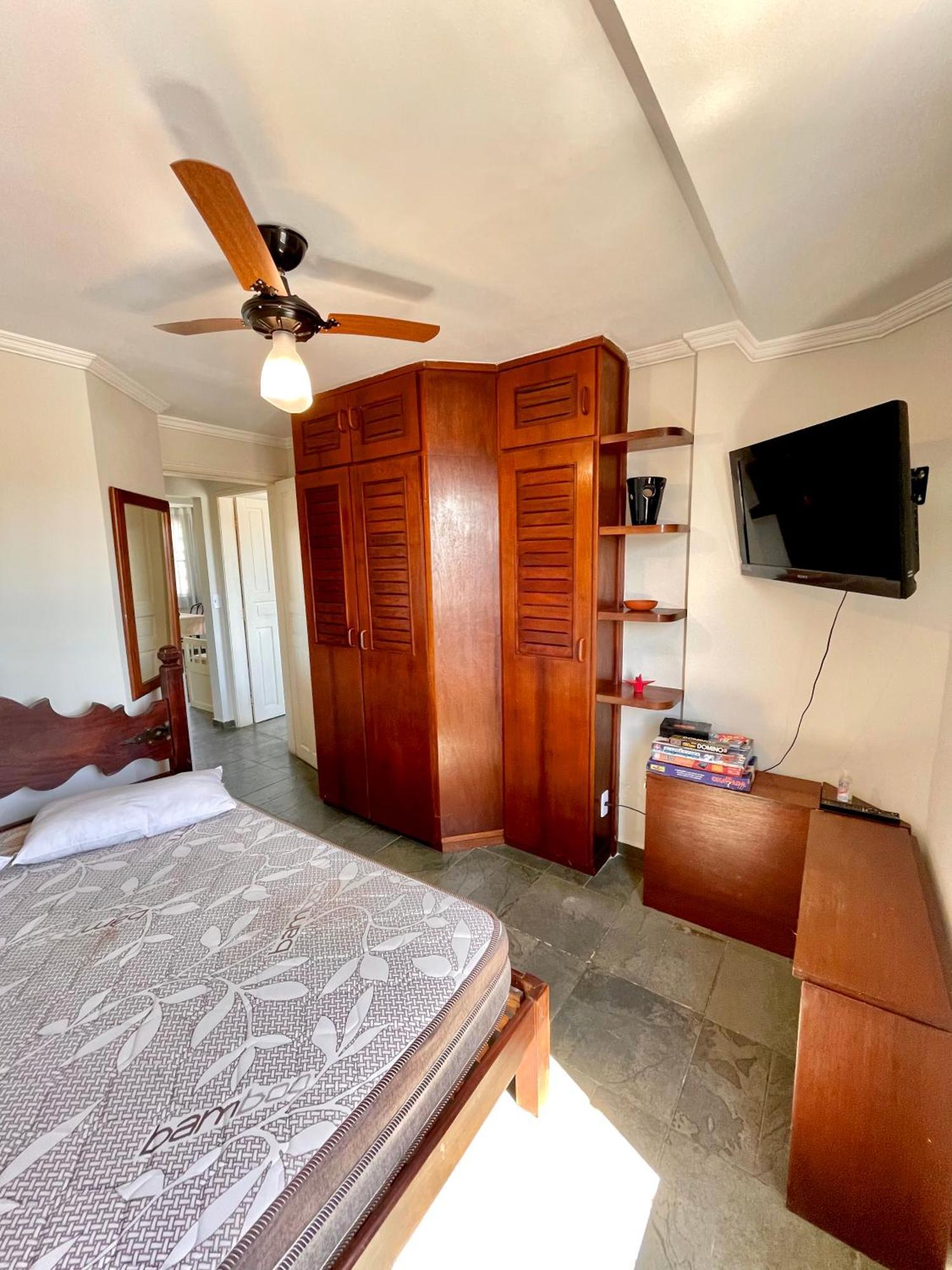 Apto Com Piscina 2 Quadras Da Praia กัวรูจา ภายนอก รูปภาพ